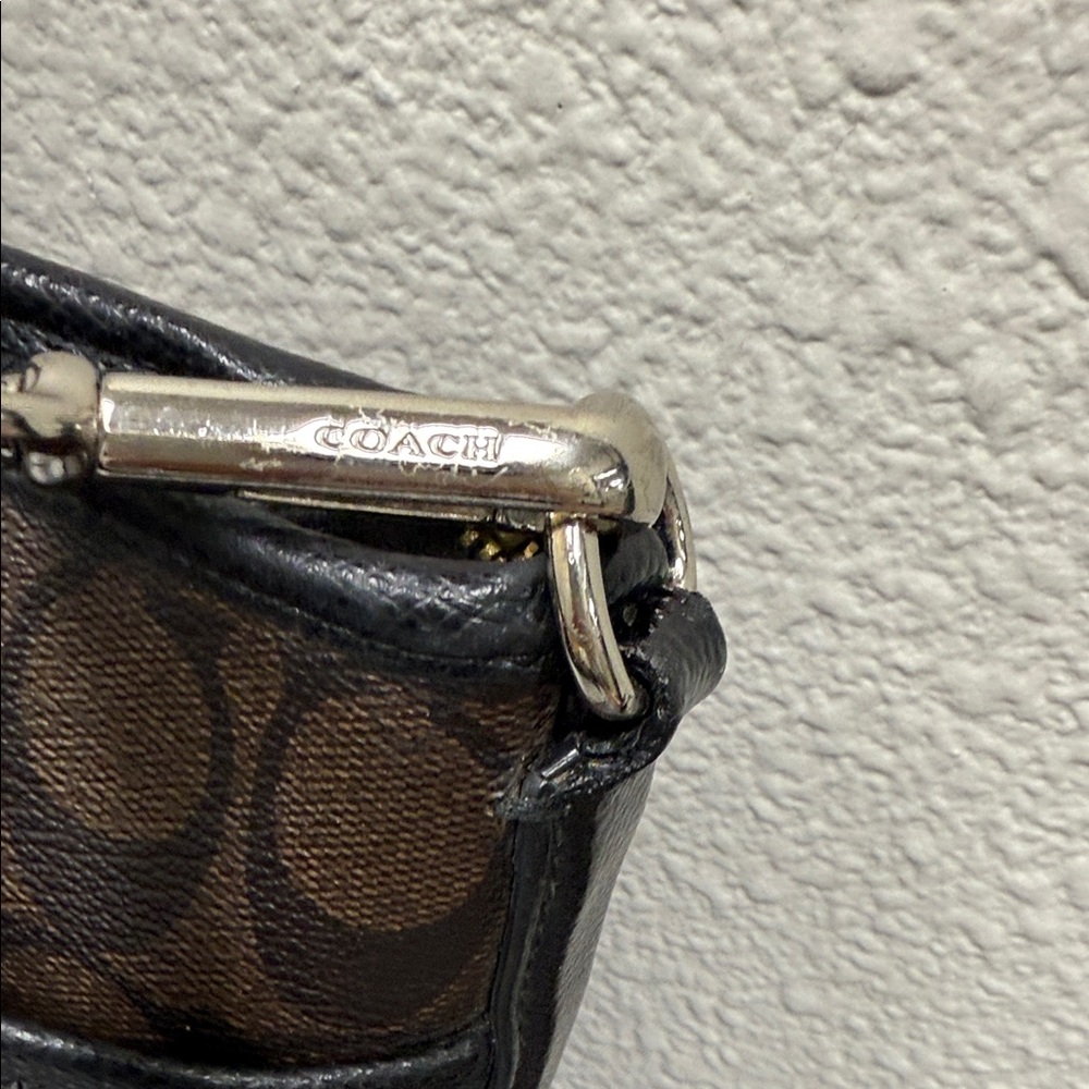Coach Black and Brown Signature Shoulder Bag - Picture 3 of 11